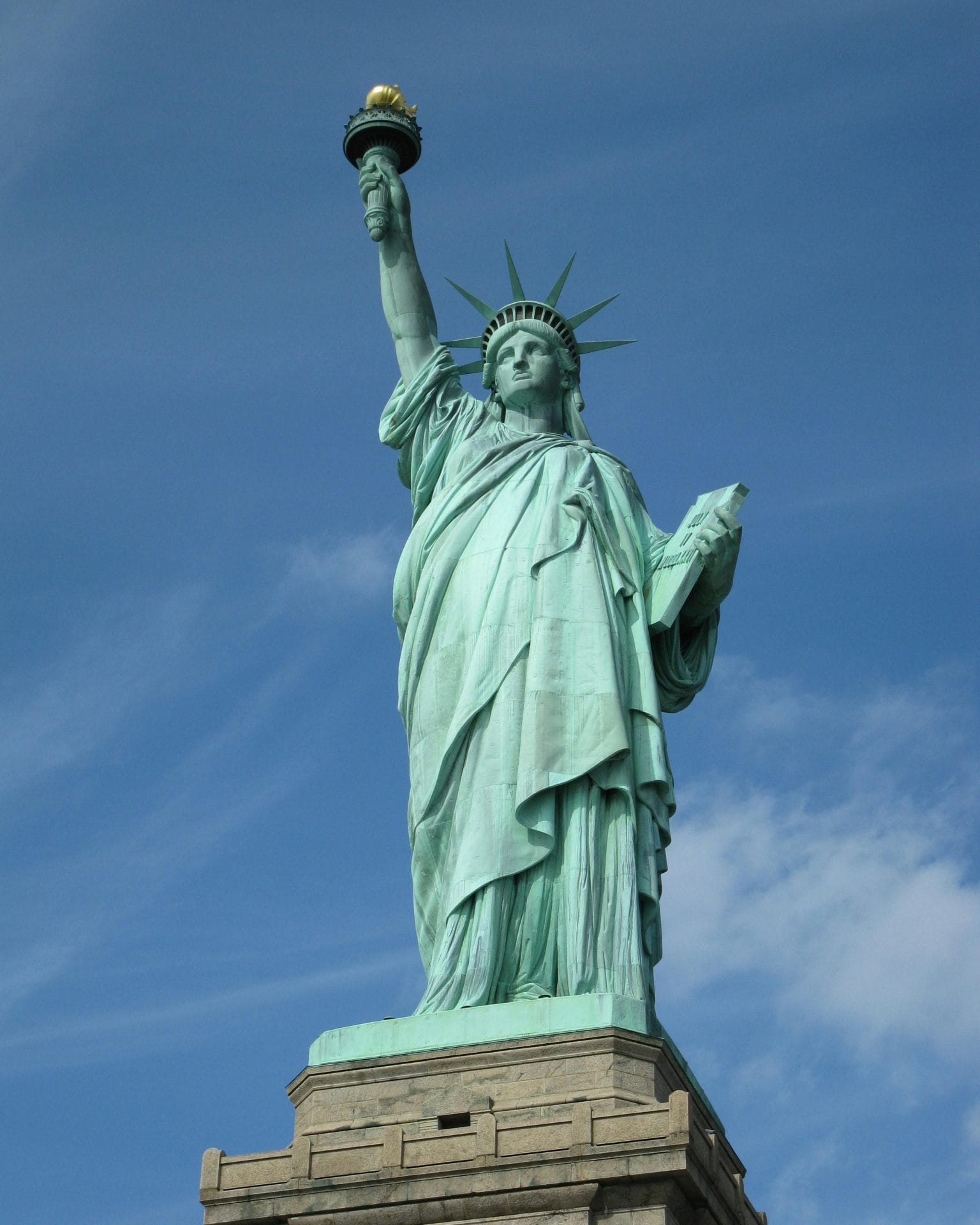 What to Eat Near the Statue of Liberty