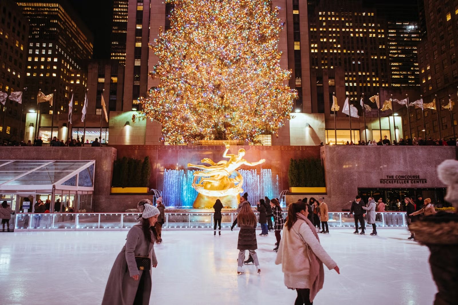NYC Winter Activities : Ice Skating at Iconic Rinks