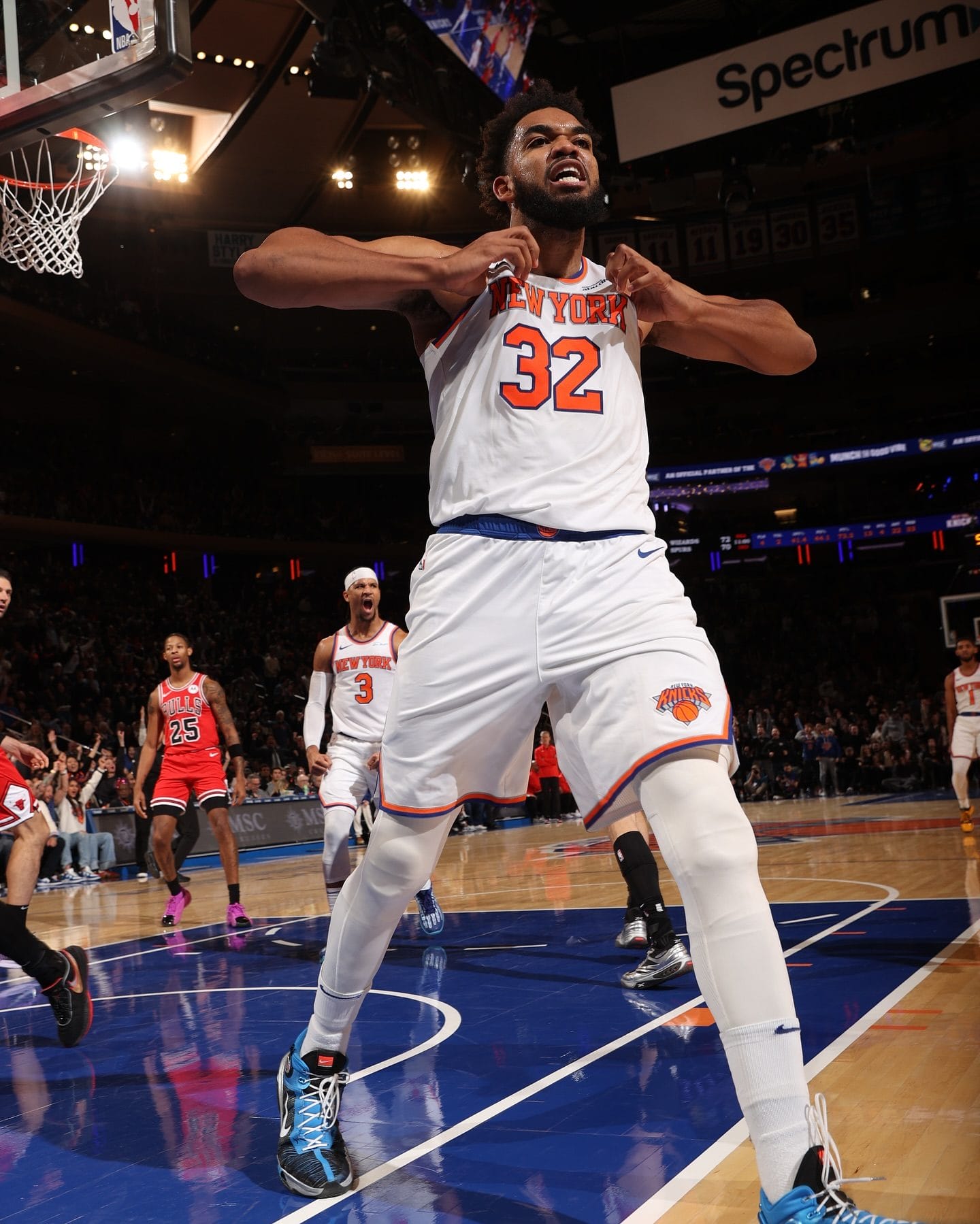 Knicks Recover in Detroit for 2-1 Lead in Playoff Series