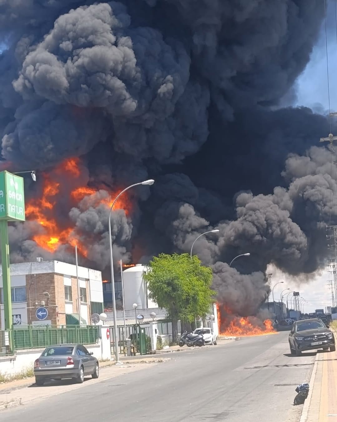 Chemical Plant Explosion Near Seville Forces Thousands Indoors