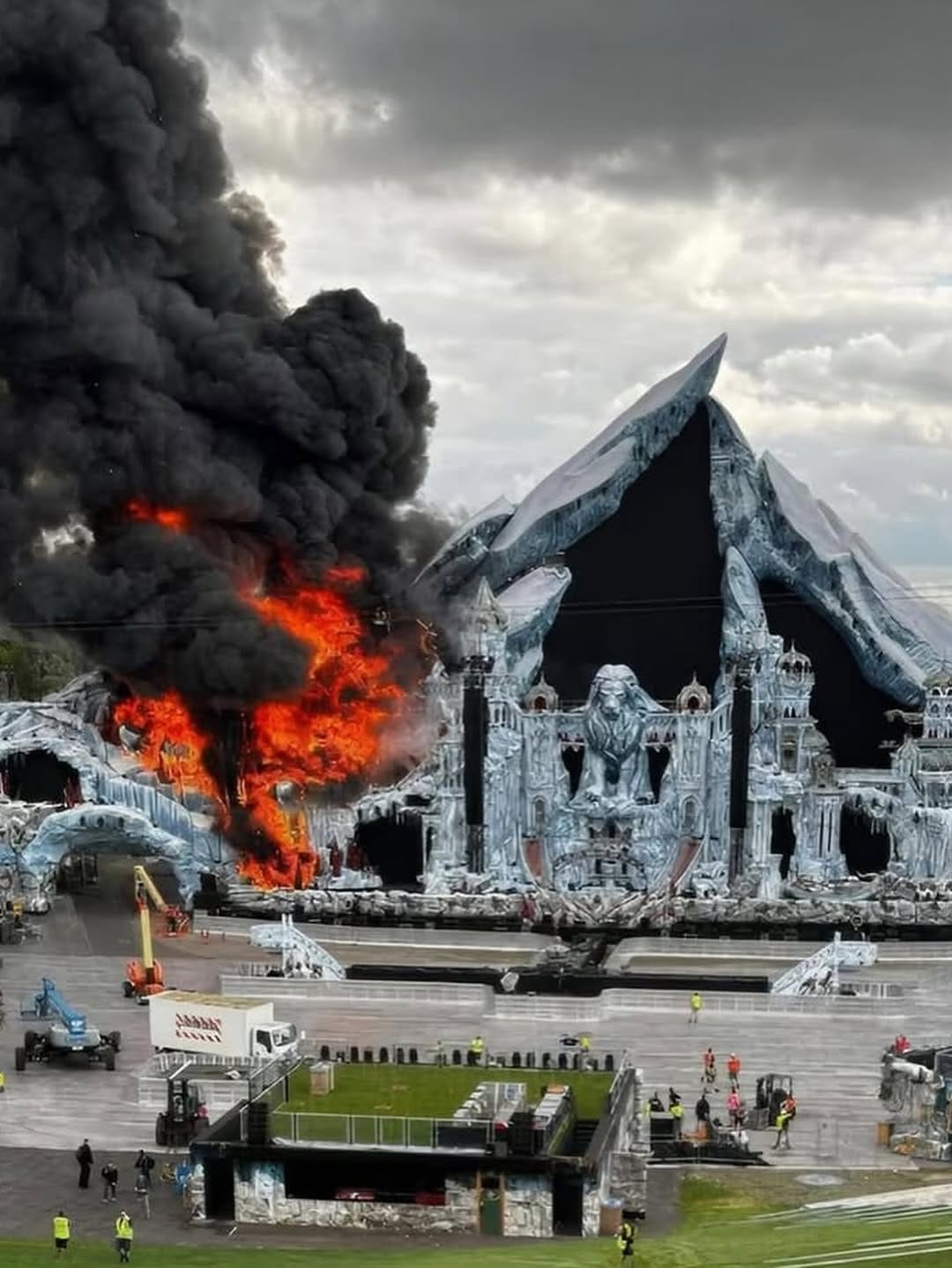 Fire Destroys Tomorrowland Main Stage Two Days Before Festival Begins