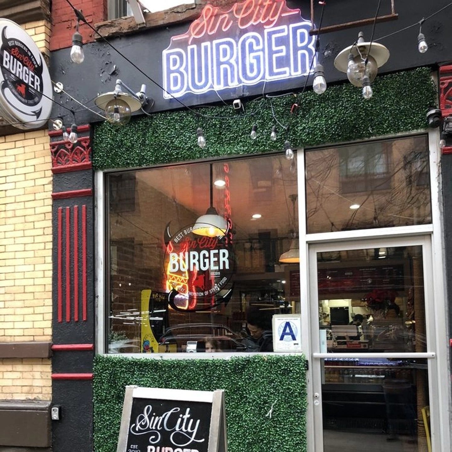 Sin City Burger NYC, restaurants near Central Park