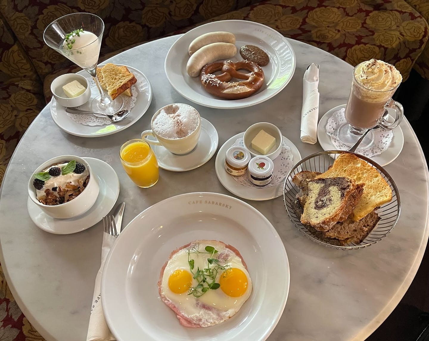 Cafe Sabarsky, restaurants near Central Park