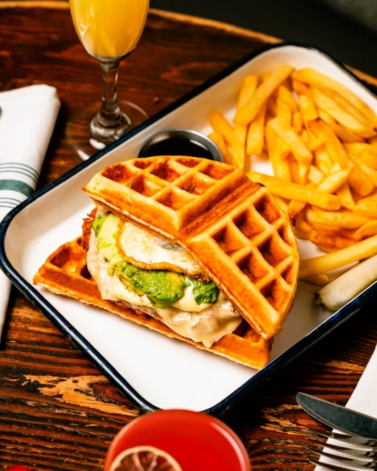 15+ Best Bottomless Brunch Spots in NYC for Every Budget