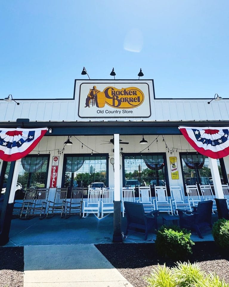 Cracker Barrel Unveils New Logo in Modern Makeover